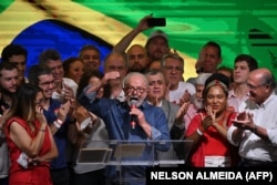 巴西当选总统卢拉在胜选后发表演讲。(2022年10月20日)
