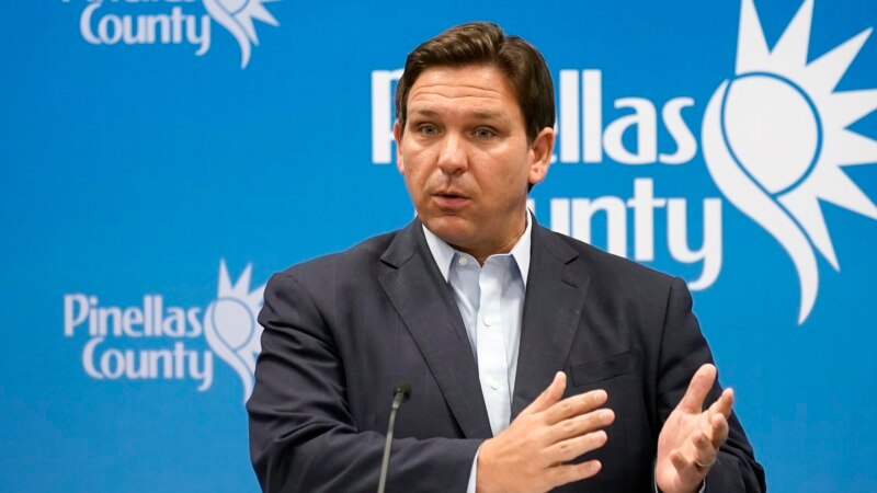 Florida: Demandan a DeSantis por traslado de migrantes