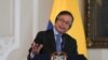 El presidente de Colombia, Gustavo Petro, asiste a una reunión para revisar la cooperación en temas de seguridad, comercio y cambio climático, en la sede de la Presidencia de su país, en Bogotá, el 3 de octubre de 2022.