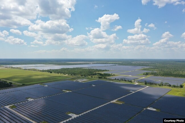 A gigantic array of more than 700,000 solar panels provides power to Babcock Ranch, Fla. (Photo courtesy of Babcock Ranch)