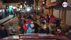 Venezolanos hacen filas para un plato de comida en Costa Rica