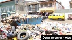 Lixo na cidade de São Tomé, ao lado do Mercado do Côco, São Tomé e Príncipe, 28 Outubro 2022