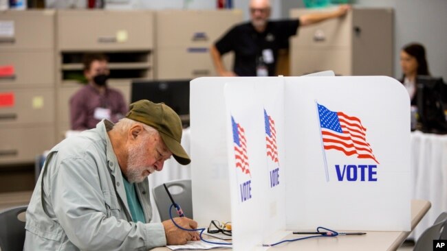 Ndërhyrjet e huaja për të përçarë votuesit amerikanë në prag të zgjedhjeve për në Kongres