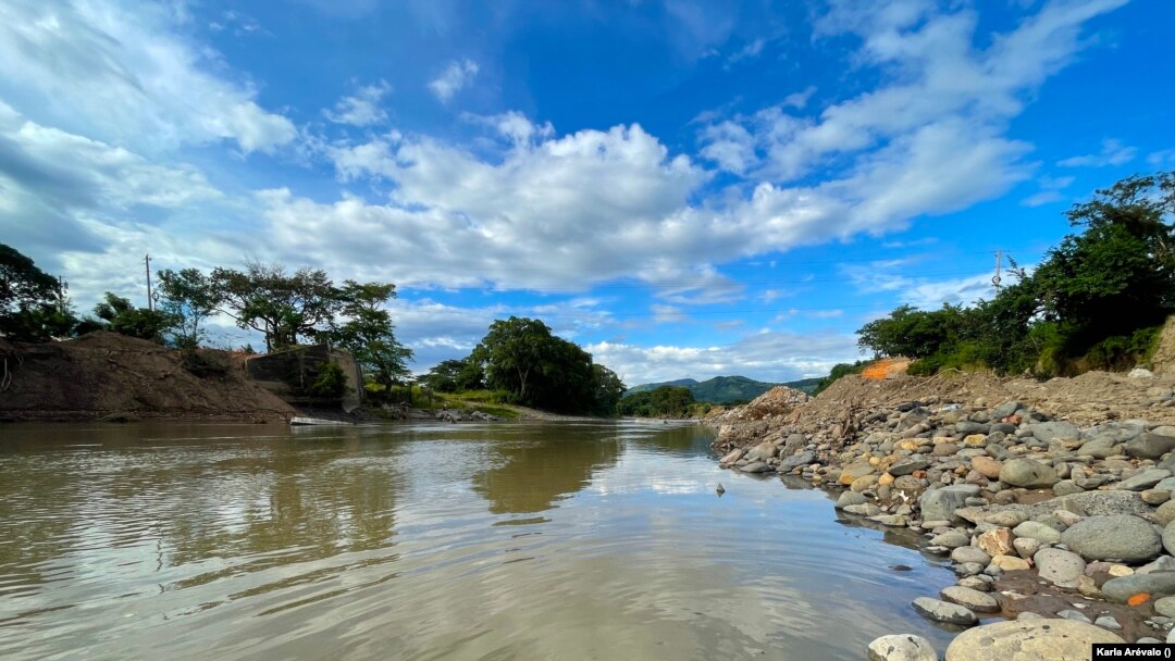 El Río Ostúa comparte frontera con Guatemala y El Salvador. Foto: Karla Arévalo