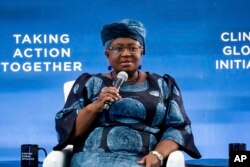 Direktur Jenderal Organisasi Perdagangan Dunia Ngozi Okonjo-Iweala berbicara di Clinton Global Initiative, Senin, 19 September 2022, di New York. (AP Photo/Julia Nikhinson)