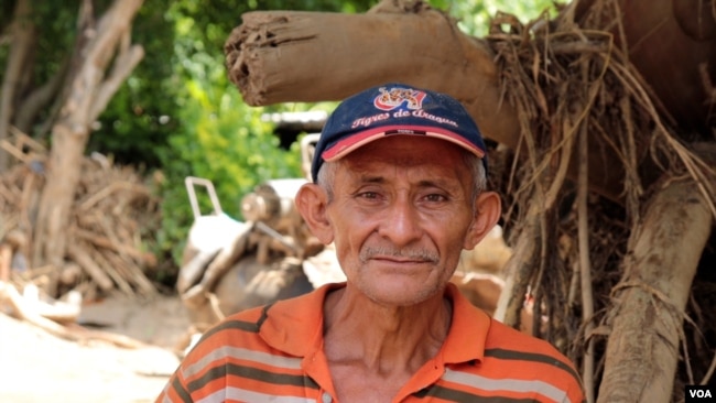 José Pérez, de 60 años, lo perdió todo en Las Tejerías, Venezuela: "Duermo en el suelo, arrimado, no tenemos ni cama".