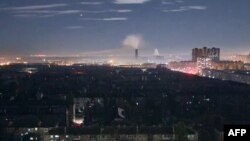 Kyiv pada 11 Oktober 2022 saat pemadaman bergilir terjadi di beberapa distrik Ibu Kota Ukraina menyusul serangan roket ke infrastruktur penting di malam hari. (Foto: AFP)