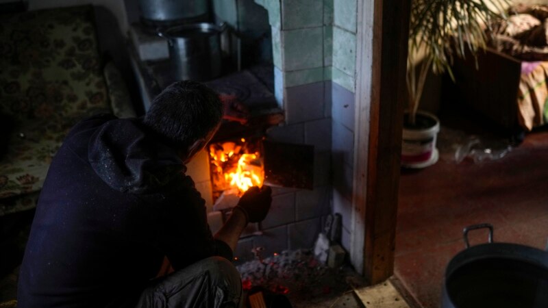 Ukrainians Face a Cold Winter, Many Without Heat