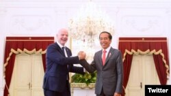 Presiden Joko Widodo bertemu Presiden FIFA, Gianni Infantino di Istana Negara, Jakarta, 18 Oktober 2022. (Facebook/@Jokowi)