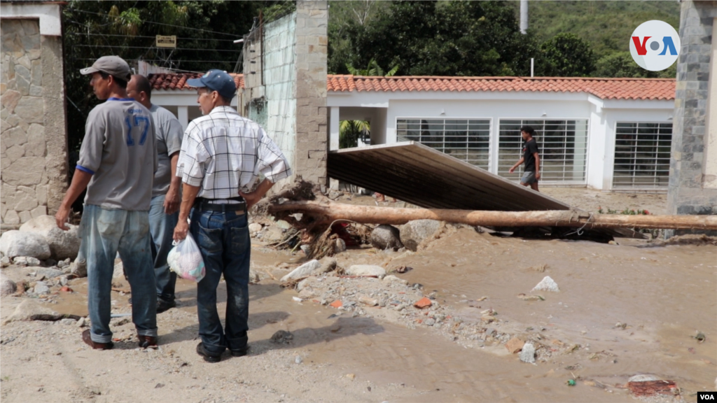 Las redes sociales se inundaron de advertencias sobre la crecida del río y localidades fueron evacuadas.