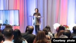 Menteri Keuangan Sri Mulyani berbicara dalam acara peluncuran buku "Keeping Indonesia Safe from the COVID-19 Pandemic" di Washington DC, pada 11 Oktober 2022. (Foto: Courtesy of KBRI DC)