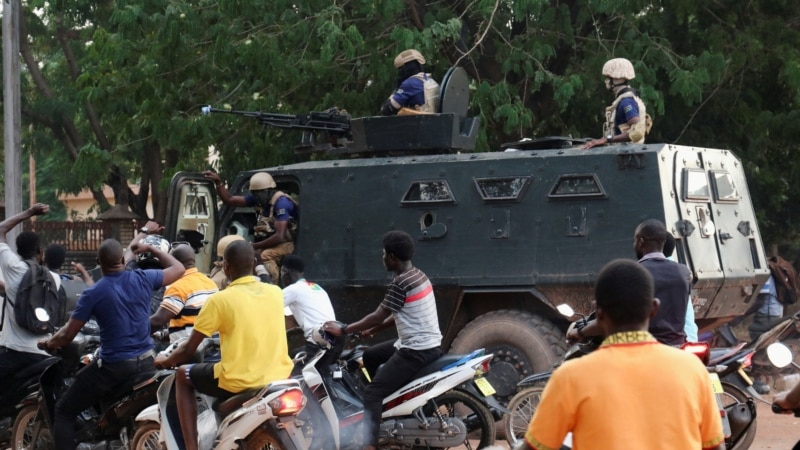 Manifestations de soutien à la nouvelle junte burkinabè, Damiba introuvable