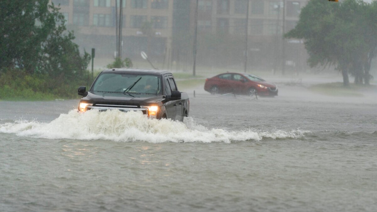 Ian Lashes South Carolina as Florida Surveys Devastation - Vimarsana News