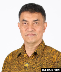 Dr. W. Riawan Tjandra, S.H., M.Hum, pakar Hukum Adminstrasi Negara, Universitas Atmajaya, Yogyakarta. (Foto: Dok UAJY)