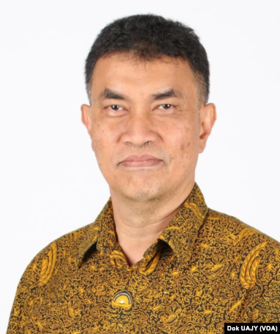Dr. W. Riawan Tjandra, S.H., M.Hum, pakar Hukum Adminstrasi Negara, Universitas Atmajaya, Yogyakarta. (Foto: Dok UAJY)