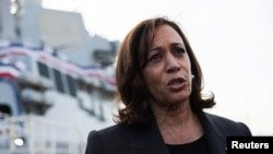 Wakil Presiden AS Kamala Harris berbicara kepada media di Pangkalan Angkatan Laut Yokosuka, di Yokosuka, Jepang 28 September 2022. (REUTERS/Leah Millis/Pool)