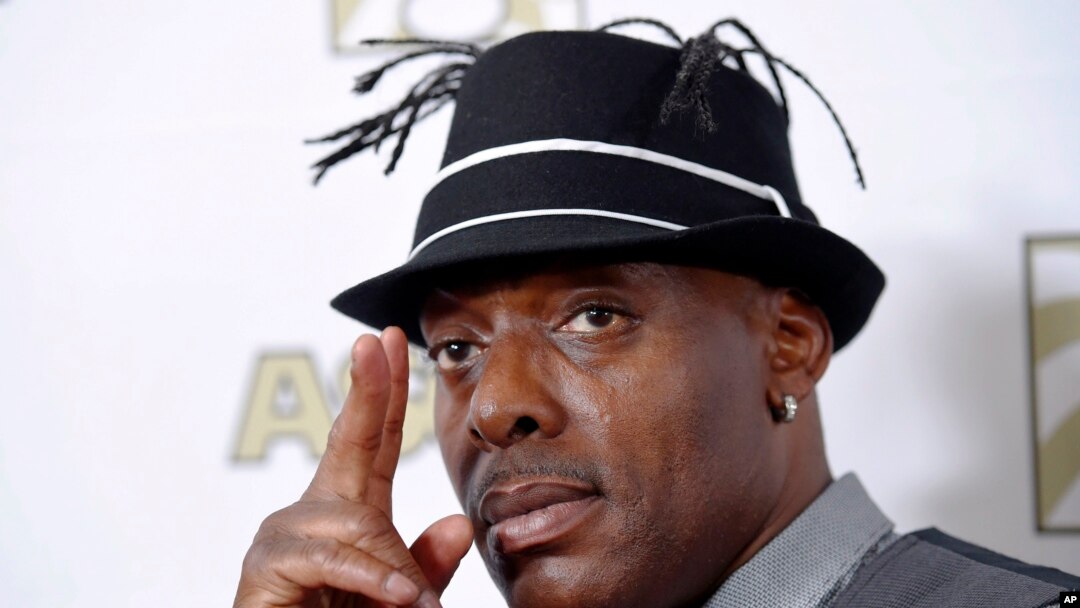 ARCHIVO - Coolio posa en los premios ASCAP Rhythm & Soul 2015 en el Hotel Beverly Wilshire el 25 de junio de 2015, en Beverly Hills, California. 