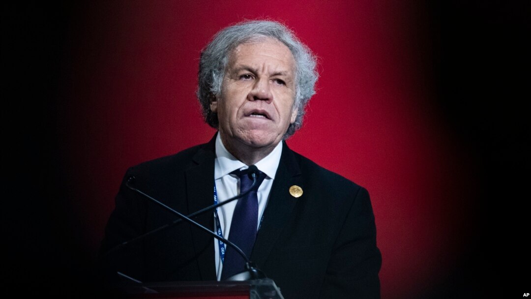 El secretario general de la Organización de Estados Americanos, Luis Almagro, habla en la apertura de la 52da Asamblea General de la OEA en Lima, Perú, 5 de octubre de 2022. (AP Foto/Guadalupe Pardo)