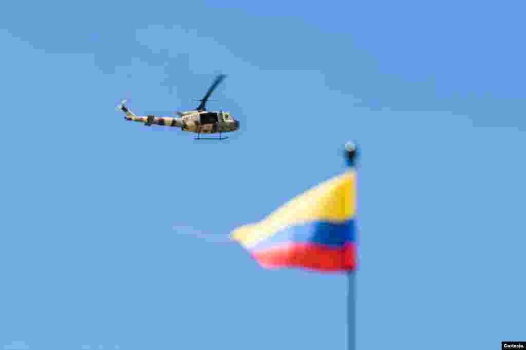 Veinte aeronaves sobrevolaron Bogotá, en el desfile militar y policial, como los helicópteros de la División de Aviación, Asalto Aéreo.