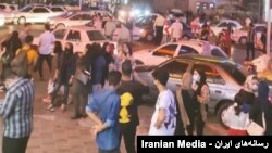 زمین‌لرزه در استان هرمزگان مردم بندرعباس را «سرآسیمه» به خیابان کشاند. رسانه‌های ایران