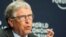 ARCHIVO - Bill Gates, copresidente de la Fundación Bill y Melinda Gates, habla en una conferencia de prensa durante el Foro Económico Mundial en Davos, Suiza, el 25 de mayo de 2022. Gates, anunció que donará $20.000 millones a su fundación. (Foto AP/Markus Schreiber, archivo)