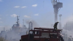 Фото: Одеський порті після обстрілу, червень 2022 року. (Мерія Одеси через AP)