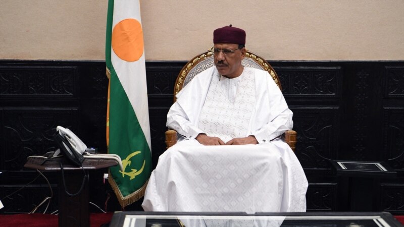 Le président nigérien reçoit le nouveau commandant de la force Barkhane, venu le 