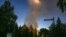El humo se eleva en el sur de la ciudad de Kramatorsk, el 15 de julio de 2022, en medio de la invasión rusa de Ucrania, país este último que ha recibido su primera entrega de un sofisticado sistema de lanzamiento de cohetes para repeler la agresión.