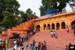 Umat Hindu India Rayakan Festival Ular