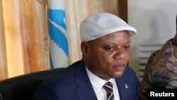 Jean-Marc Kabund (C), kalaka mokonzi ya UDPS, lingomba lya président Félix Tshisekedi pene na molandi wa ye Augustin Kabuya (1er G) na Dr Eteni Longondo ya lingomba liye na Limete, Kinshasa, 8 janvier 2019. 