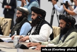 Delegasi Taliban pada 26 Juli 2022, di Tashkent, Uzbekistan. (Foto: Courtesy)