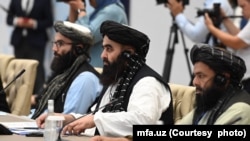 Delegasi Taliban hadir dalam konferensi internasional di Tashkent, Uzbekistan, yang membahas masalah mengenai Afghanistan. Konferensi tersebut digelar pada 26 Juli 2022. (Foto: mfa.uz)