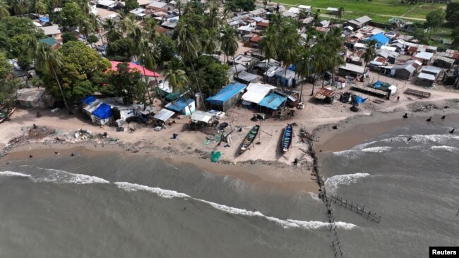 Wooden structures using the Maltais-Savard Ears System that is used to limit the erosion of the shoreline, in Diogue island, Senegal July 14, 2022. (REUTERS/Zohra Bensemra)