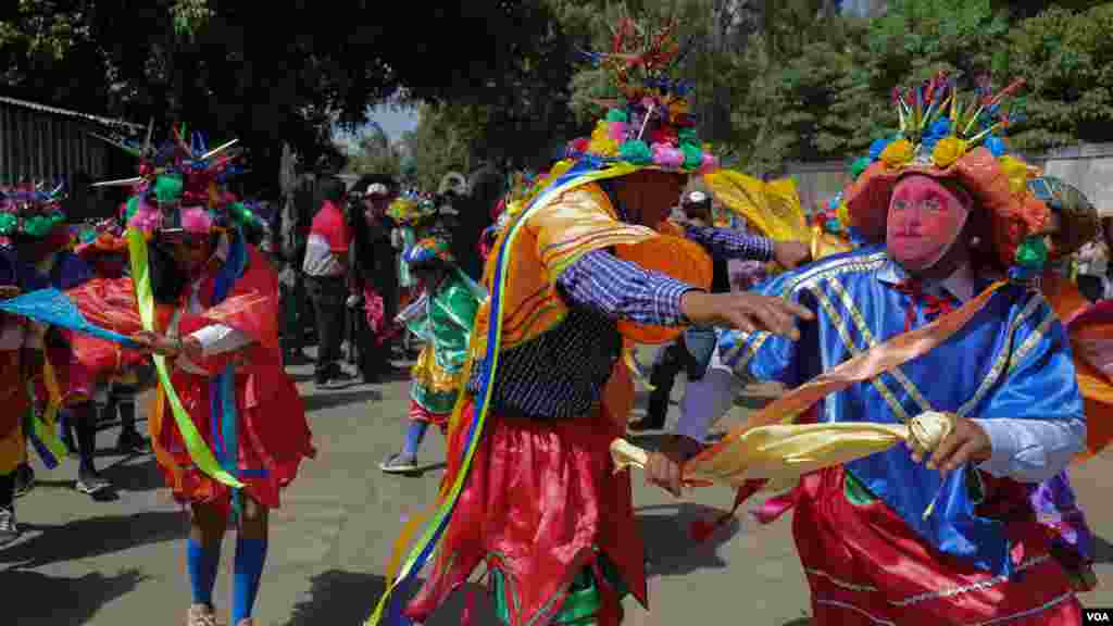 "Los diablitos" volvieron a las calles nuevamente tras dos años de suspensión por la pandemia en Nicaragua. Foto VOA