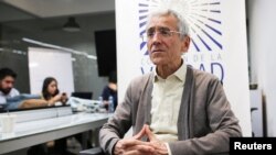 Francisco de Roux, presidente de la Comisión de la Verdad, asiste a una entrevista con Reuters en Bogotá, Colombia, el 28 de junio de 2022.