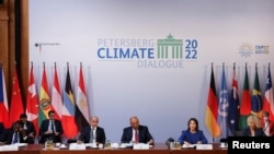 German Foreign Minister Annalena Baerbock and Egyptian Foreign Minister Sameh Shoukry take part in the Petersberg Climate Dialogue at the Foreign Office in Berlin, July 18, 2022. 