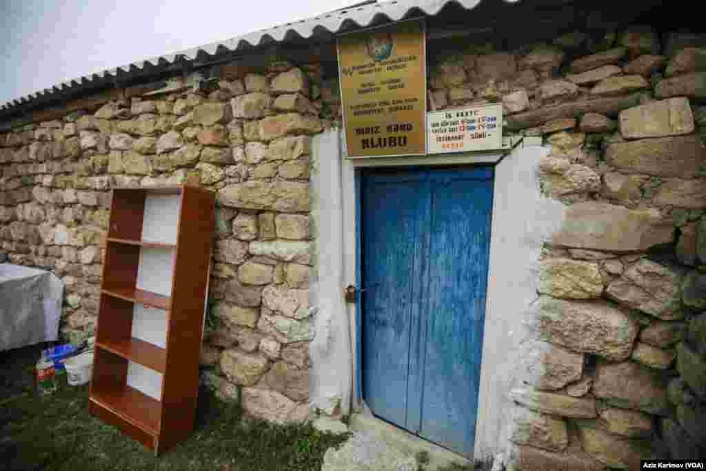 Əbdürrəhman kişi və digər kənd sakinləri ümid edirlər ki, bir gün Qrız kəndi də Xınalıq kimi turistik bir yer olacaq. Qubaya gələn türistlərin əksəriyyəti Xınalığa üz tutur. Halbuki, Xınalıqla Qrız arasında cəmi bir neçə kilometr məsafə var.