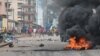 Des groupes de jeunes ont jeté des pierres sur les forces de l'ordre qui répliquaient en lançant des gaz lacrymogènes dans plusieurs quartiers de Conakry. (photo d'archives)