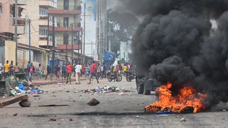 Heurts entre jeunes anti-junte et forces de l'ordre en Guinée : une dizaine de blessés