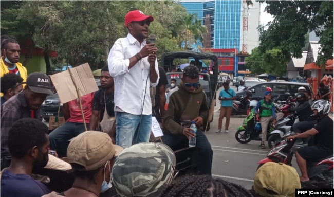 Aksi PRP di Numbay, tidak jauh dari kantor DPRD Papua. (Foto: PRP)