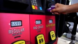 Cae el costo de la gasolina y el índice de precios al productor en EEUU, expertos lo llaman “período de vientos cruzados”