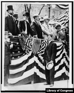 Jim Thorpe greeted by Mayor William Jay Gaynor (3rd from left) in an Olympic ceremony at New York City Hall, Aug. 24, 1912.