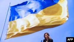 La primera dama de Ucrania, Olena Zelenska, habla con los miembros del Congreso de los Estados Unidos sobre la invasión rusa de Ucrania, en el Auditorio del Centro de Visitantes del Capitolio de los Estados Unidos el 20 de julio de 2022 en Washington.