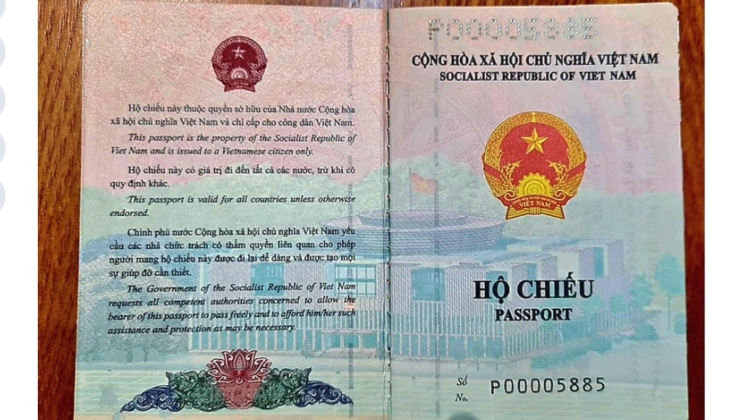 Để đi du lịch nước ngoài một cách thuận lợi, bạn cần sở hữu một hộ chiếu mới nhất. Với sự hỗ trợ của bộ Công an, quá trình đăng ký và cấp phát hộ chiếu trở nên dễ dàng hơn bao giờ hết. Hãy xem ảnh về quy trình cấp phát hộ chiếu mới để trở thành một người đầy tự tin khi bay xa hơn.