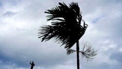 VOA: El huracán Dorian azota Bahamas como tormenta categoría 5