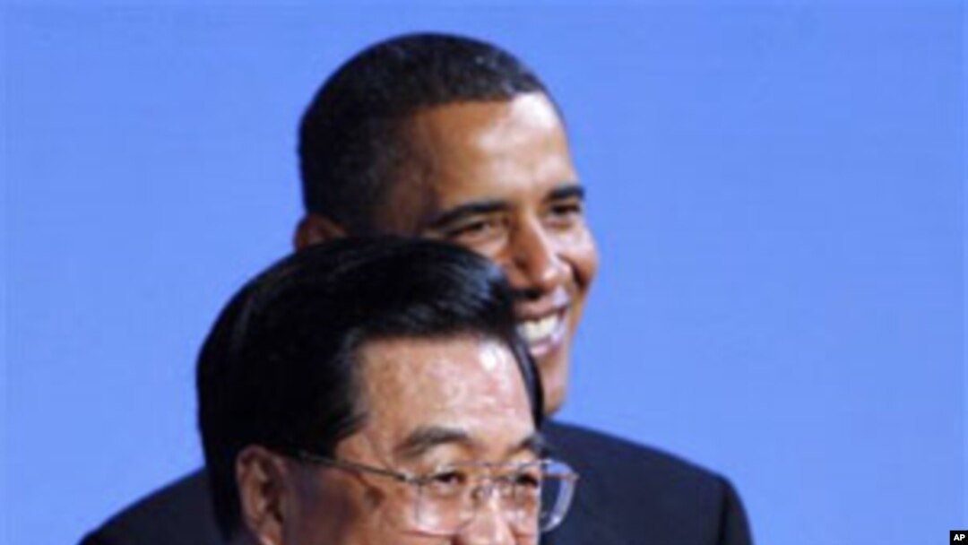 President Barack Obama and China's President Hu Jintao (File Photo)