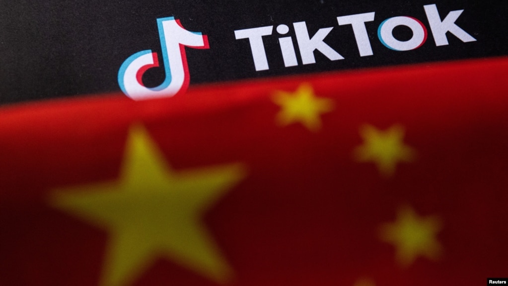中国国旗和TikTok标志