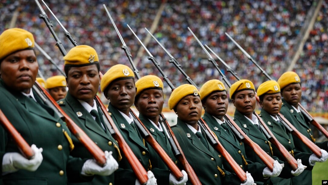 Vojska Zimbabvea na inauguraciji novog predsednika u Harareu