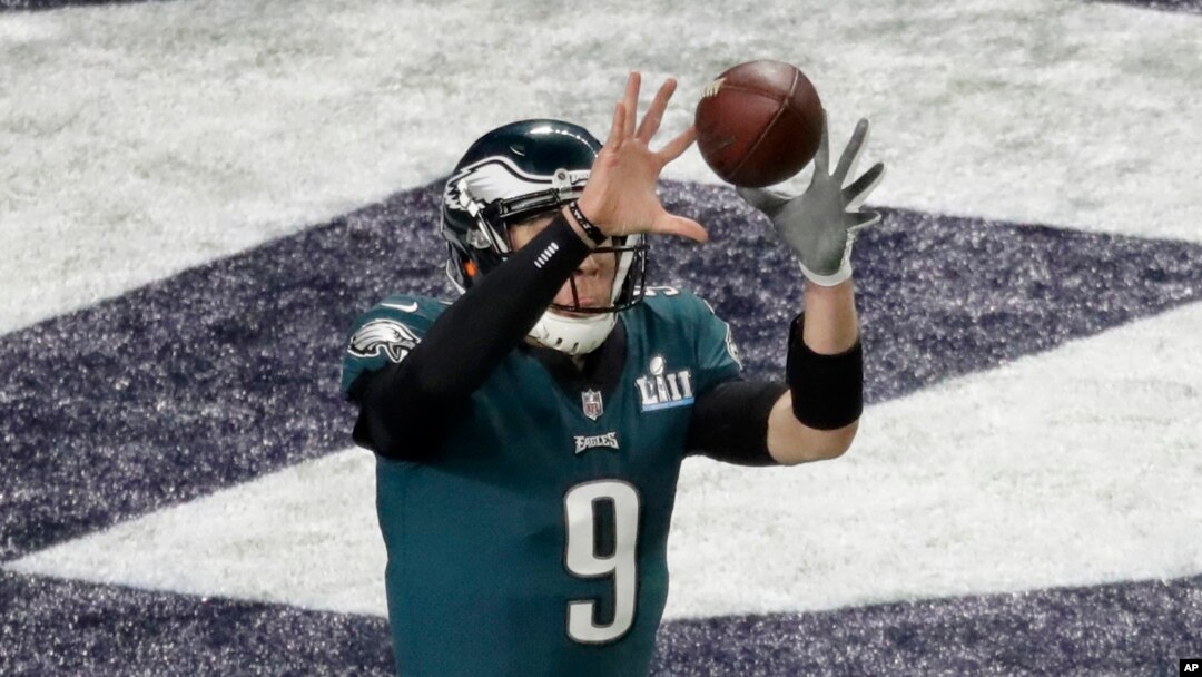 Nick Foles catches a pass for a touchdown against the New England Patriots in a trick play