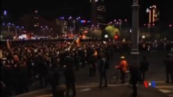 2015-11-04 美國之音視頻新聞: 羅馬尼亞總理因夜總會傷亡事故辭職